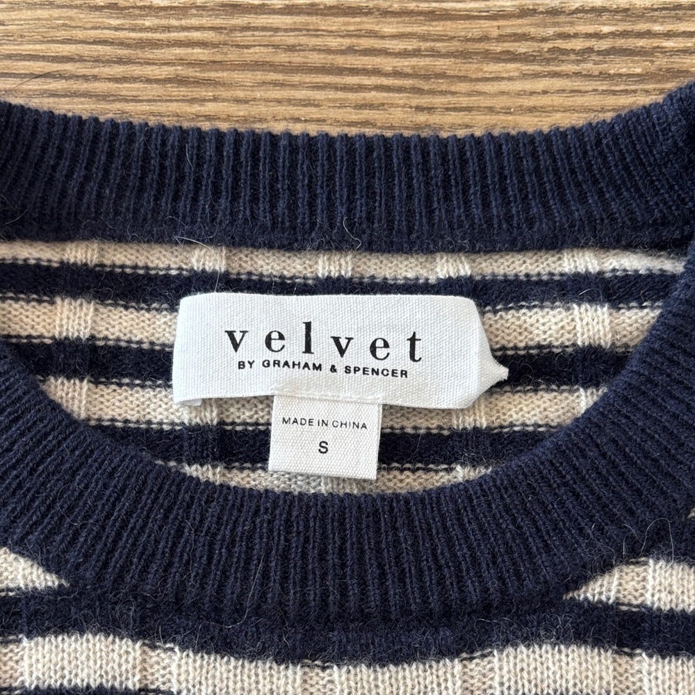 Velvet by Graham & Spencer Monica 100% Cashmere Sweater Women's Size Small - Picture 3 of 11